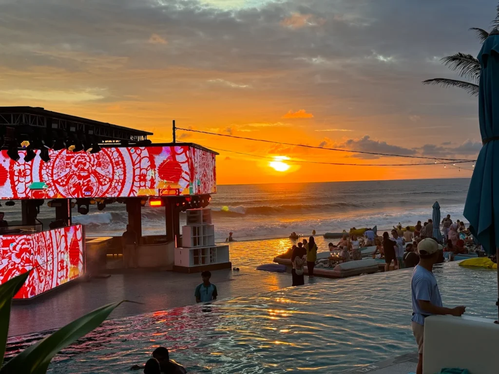 Atlas Beach Club, Canggu